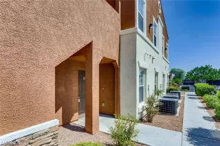 Photo #1: 2325246 Listing