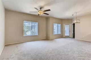 Photo #3: 2325246 Listing