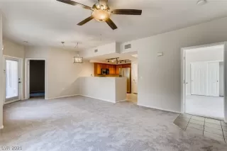 Photo #4: 2325246 Listing