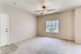 Photo #6: 2325246 Listing