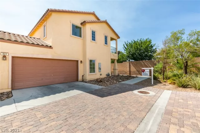 MLS: 2325262 Condo For Sale