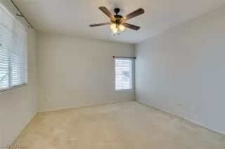 Photo #4: 2325262 Listing