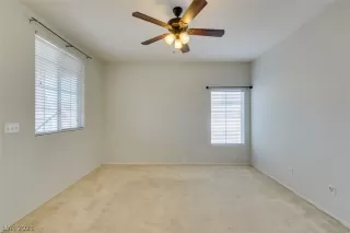 Photo #5: 2325262 Listing