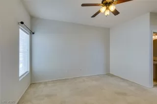 Photo #6: 2325262 Listing