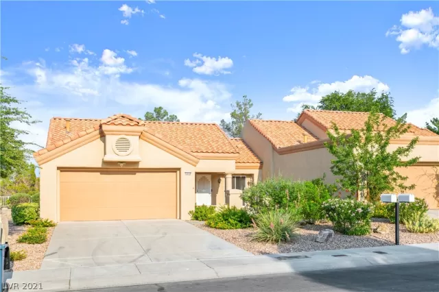 MLS: 2325273 Condo For Sale