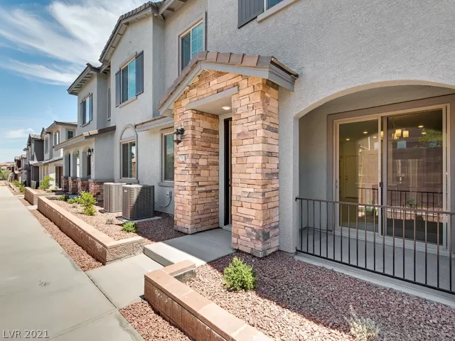 MLS: 2325282 Condo For Sale