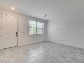 Photo #2: 2325282 Listing