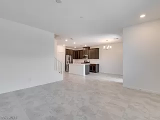 Photo #4: 2325282 Listing