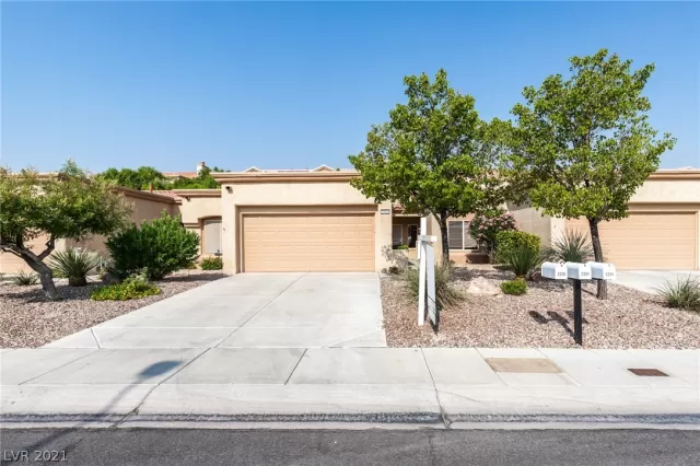 MLS: 2325314 Condo For Sale