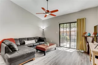 Photo #3: 2325322 Listing 