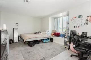 Photo #5: 2325334 Listing