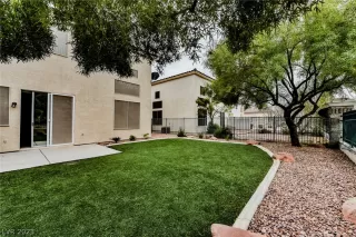 Photo #4: 2325338 Listing