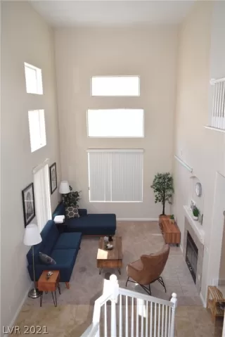 Photo #5: 2325338 Listing