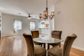 Photo #3: 2325340 Listing