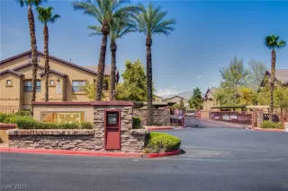 Photo #1: 2325356 Listing