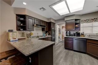 Photo #1: 2325363 Listing 
