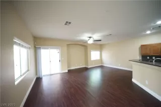 Photo #6: 2325372 Listing 