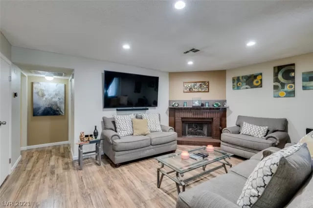 MLS: 2325406 Condo For Sale