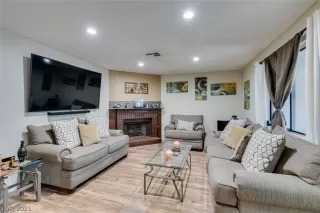 Photo #1: 2325406 Listing