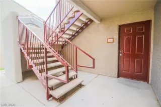 Photo #4: 2325418 Listing