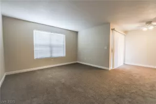 Photo #5: 2325418 Listing