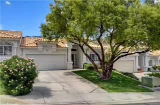 Photo #1: 2325433 Listing 