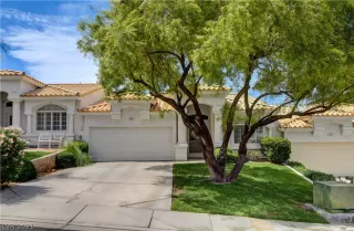 Photo #2: 2325433 Listing 