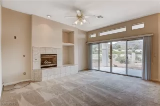 Photo #6: 2325433 Listing 