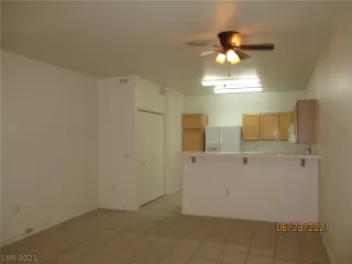 Photo #6: 2325438 Listing