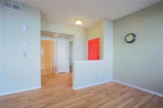 Photo #3: 2325453 Listing