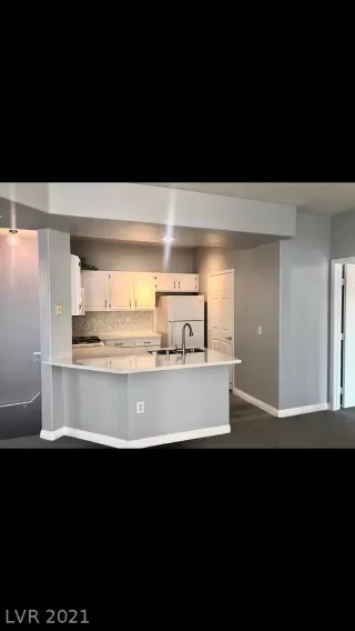 Photo #1: 2325455 Listing 