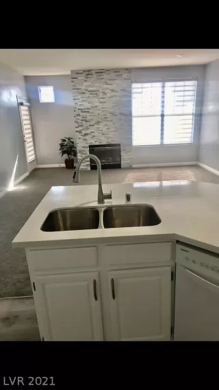 Photo #2: 2325455 Listing 