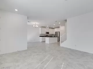 Photo #2: 2325456 Listing