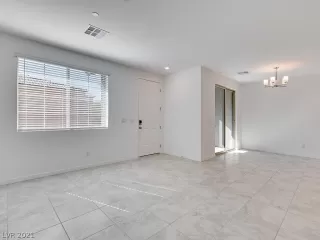 Photo #3: 2325456 Listing