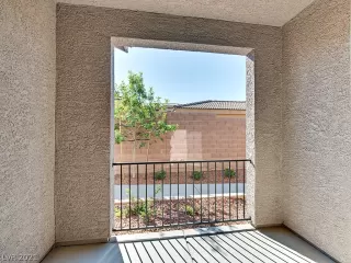 Photo #6: 2325456 Listing