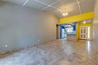 Photo #5: 2325468 Listing