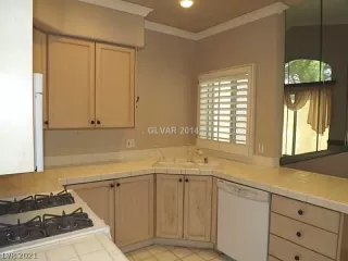 Photo #3: 2325480 Listing 