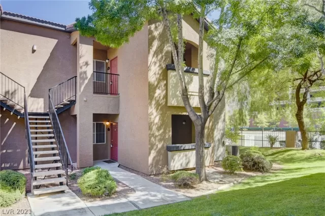 MLS: 2325497 Condo For Sale