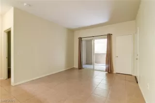 Photo #2: 2325497 Listing