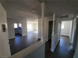 Photo #2: 2325520 Listing 