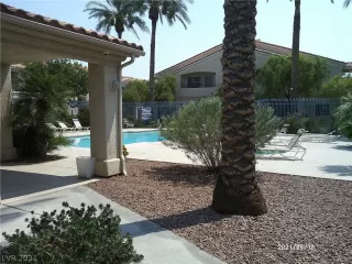 Photo #4: 2325525 Listing