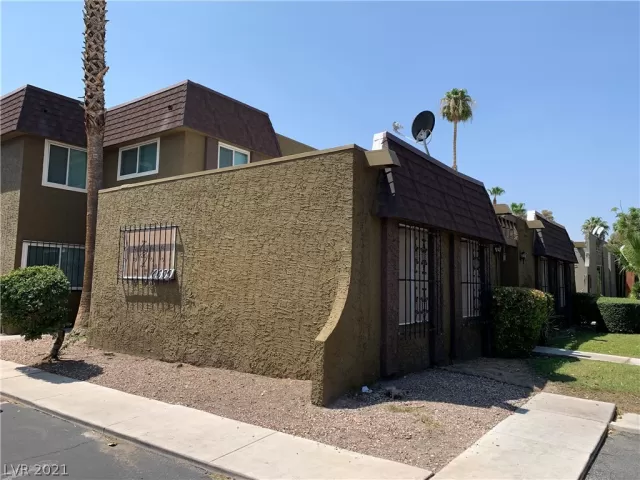 MLS: 2325526 Condo For Sale