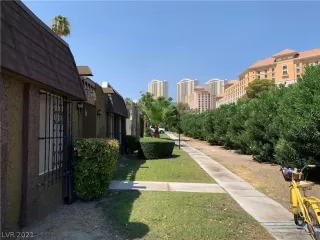 Photo #1: 2325526 Listing 