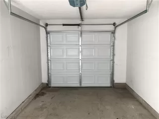 Photo #3: 2325526 Listing 