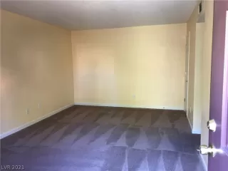 Photo #4: 2325526 Listing 