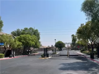 Photo #5: 2325531 Listing 