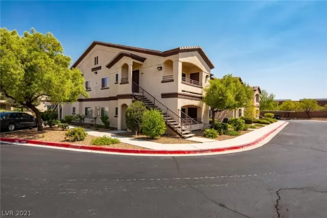 MLS: 2325534 Condo For Sale