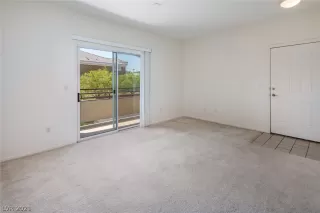 Photo #4: 2325534 Listing 