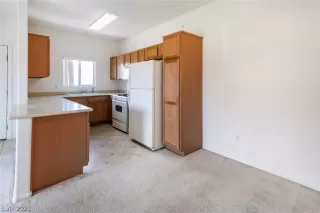 Photo #5: 2325534 Listing 