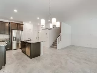 Photo #4: 2325544 Listing